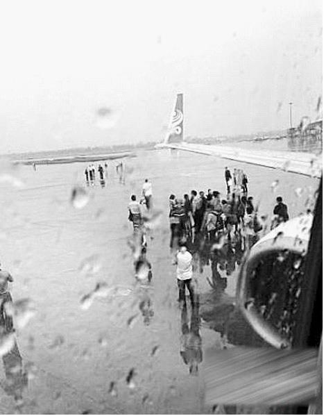 4月13日“机闹”冲上白云机场机坪过激维权